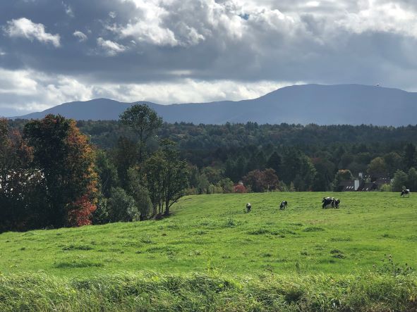 The Perfect Visit to Stowe, Vermont in the Fall - He Works So I Travel