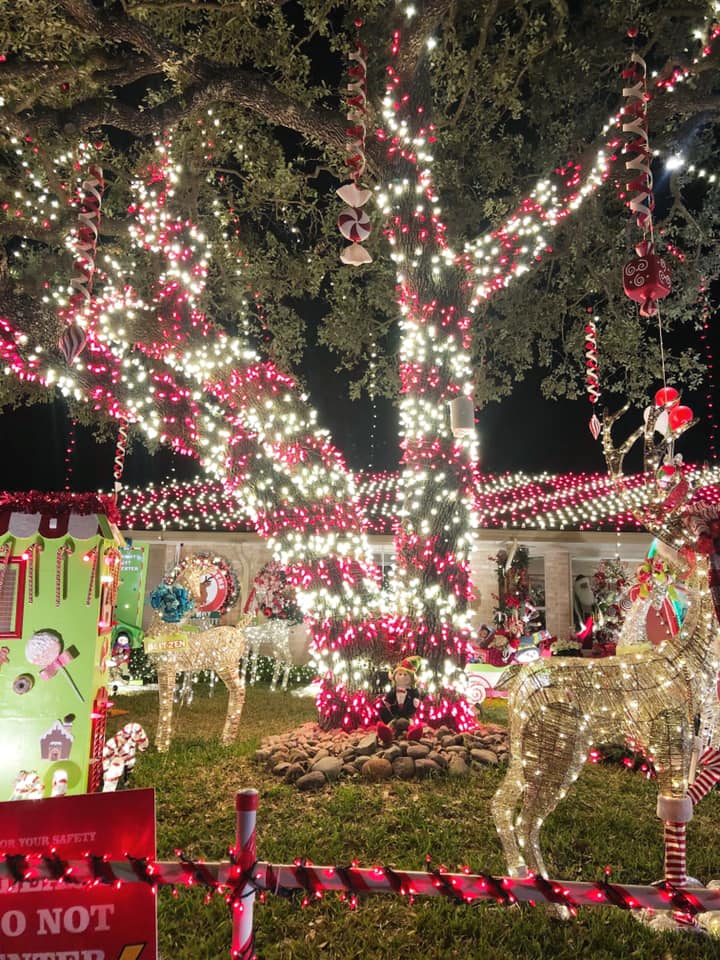 Make Plans Now to See These San Antonio Christmas Lights He Works So